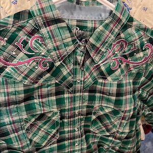 Wrangler Green Plaid Button Down Shirt